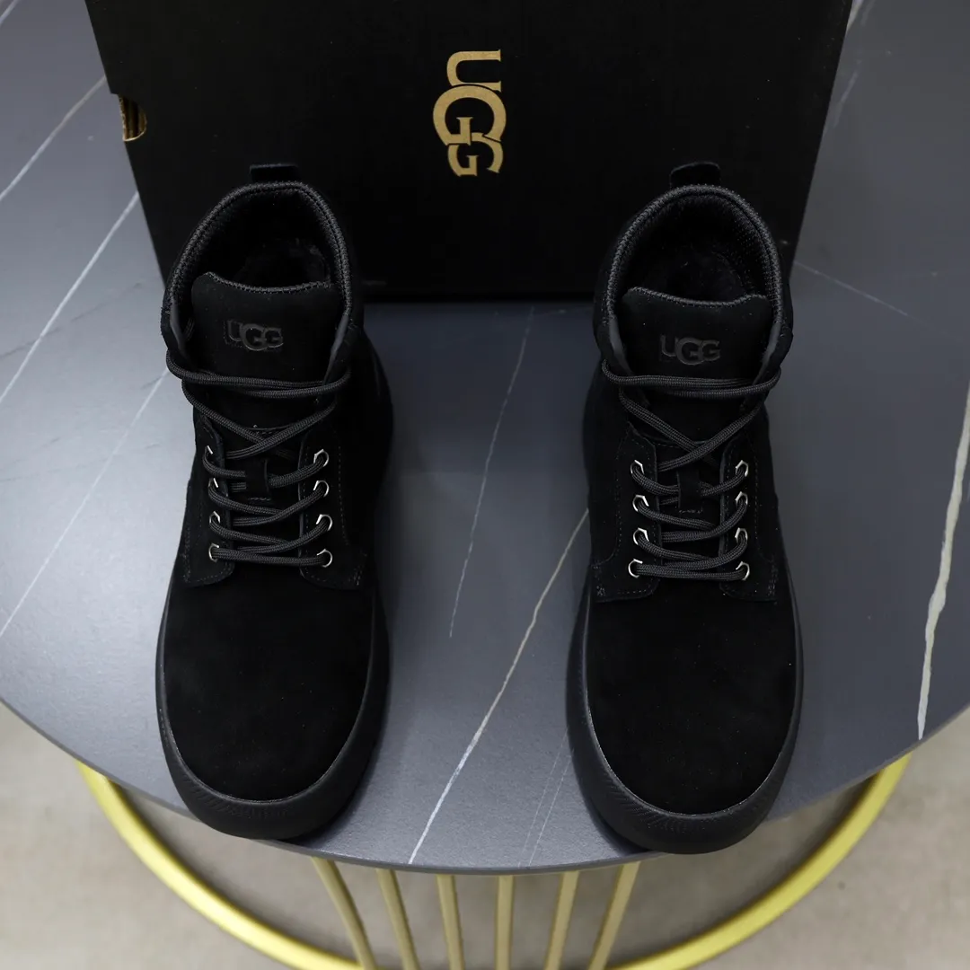 Ex-factory price: 580💰Thick wool imported from Australia Brand: UGG genuine purchase Size: 39-44 (45 customized) Grade: Official website 1:1 Material: First layer of genuine leather waterproof and antifreeze upper Real wool lining Original non-slip and wear-resistant outsole Style category: Men's casual shoes Trendy style Comfortable on the feet Color: Official website color synchronization